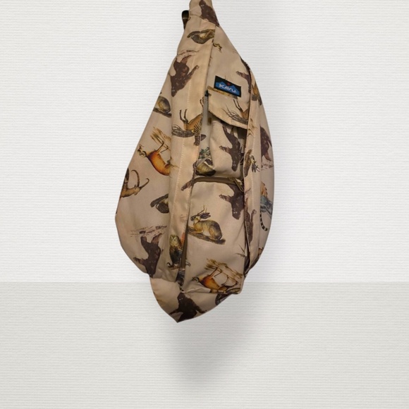 KAVU SLINGBAG Hard to find Bigfoot sling bag with other mythical creatures - Picture 6 of 8